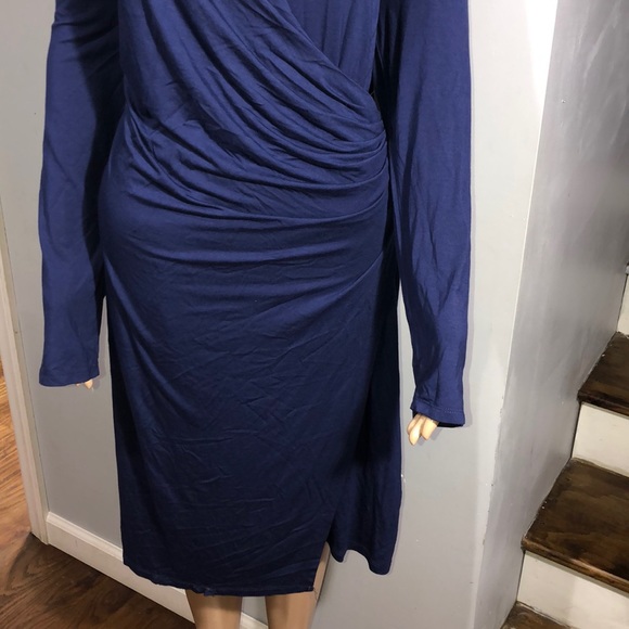 Dresses - Picture 2 of 4